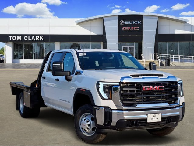 GMC Sierra 3500HD crew cab DRW with CM flatbed